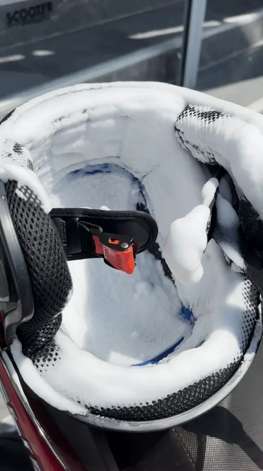 disinfectant foam spray to clean the scootter hub helmets