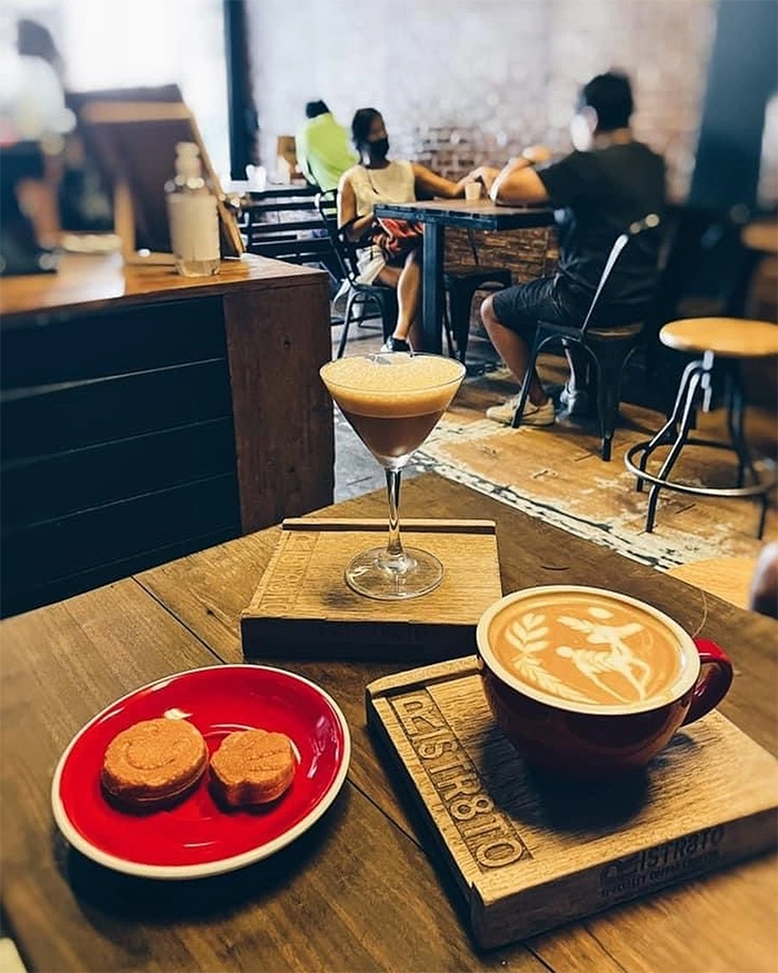 ristr8to coffee shop on nimman