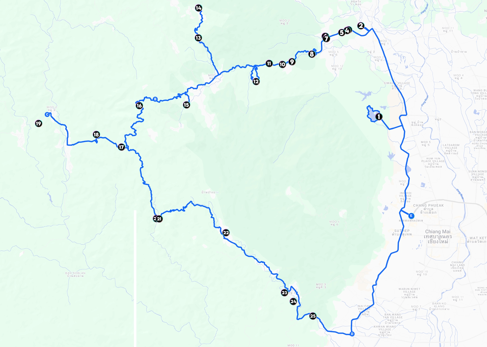 清迈沙孟路的照片，这是人们租摩托车骑行非常受欢迎的一条路